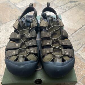 KEEN Men's Newport H2 Closed Toe Water Sandal - Size 10